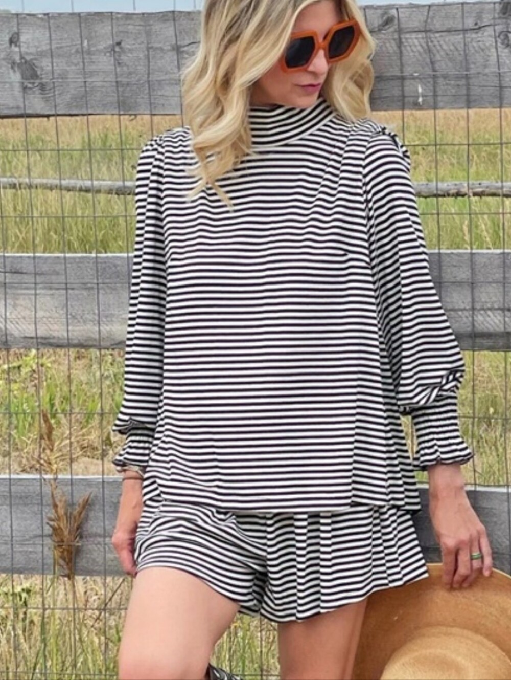 Buru Black & White Stripe Every Day Short & Long Sleeve Mod Top Size Small